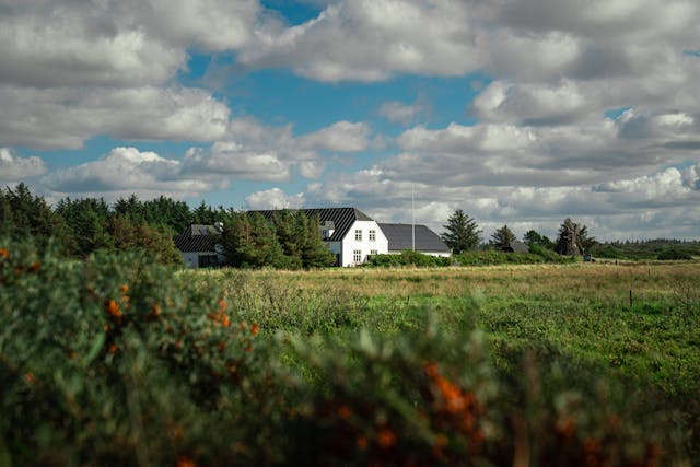 Besikta tak med Lindblad Solution AB - professionell takbesiktning för ökad trygghet och livslängd.